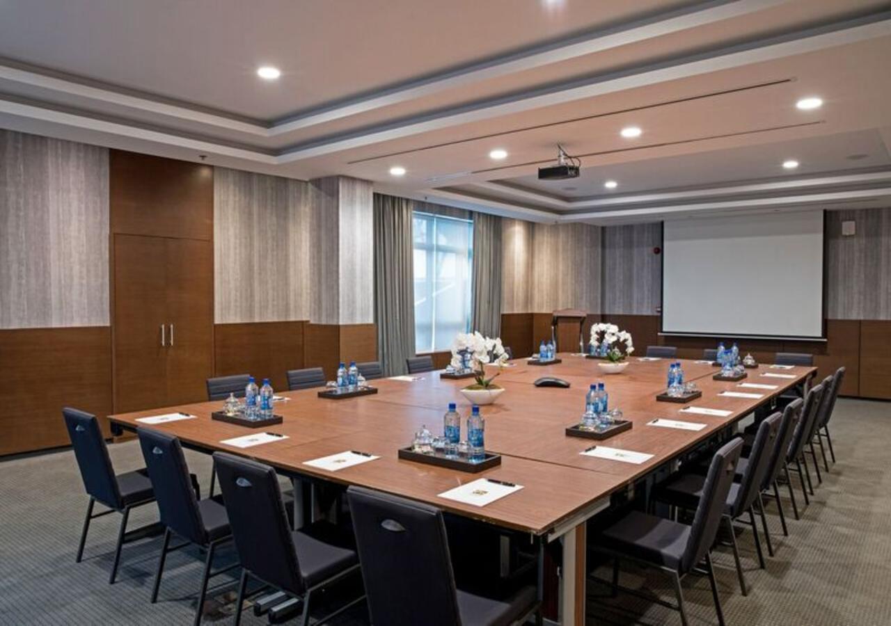 The Envoy Hotel อาบูจา ภายนอก รูปภาพ