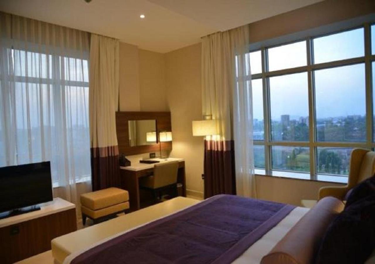 The Envoy Hotel อาบูจา ภายนอก รูปภาพ